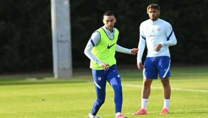  曼市双雄齐头并进占据英超前二席位