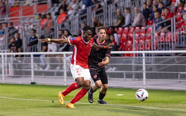  格勒诺布尔战术纪律严明，防守反击效率极高